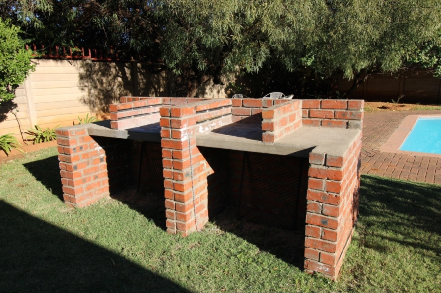 To Let 3 Bedroom Property for Rent in Langenhovenpark Free State